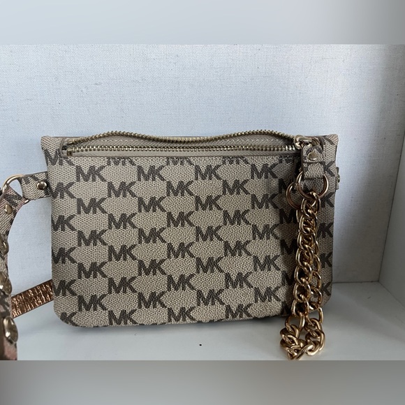 Michael Kors small bag - Picture 3 of 9